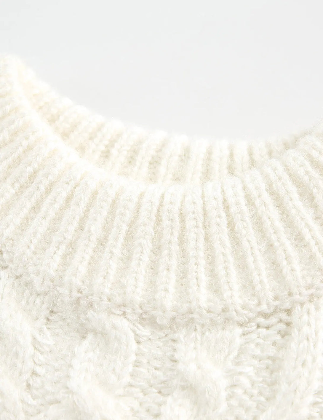 Fullneat Vintage Cable Knit Sweater - Details