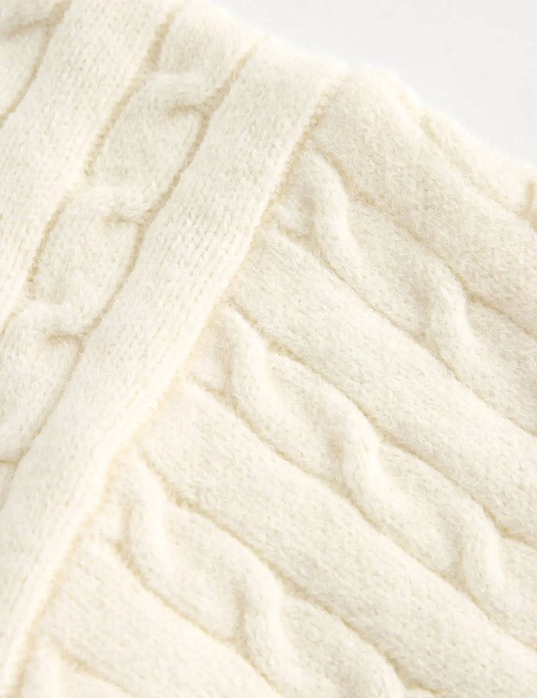 Fullneat Vintage Embroidered Cable Knit Sweater - Details
