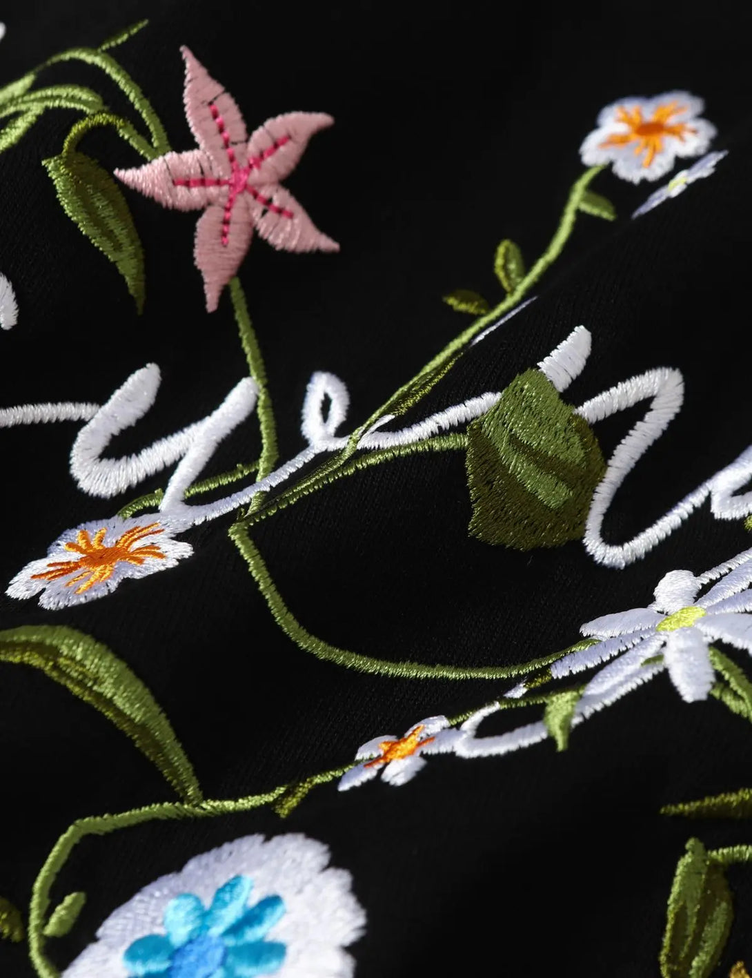 Fullneat Vintage Flower Graphic Tee - Details