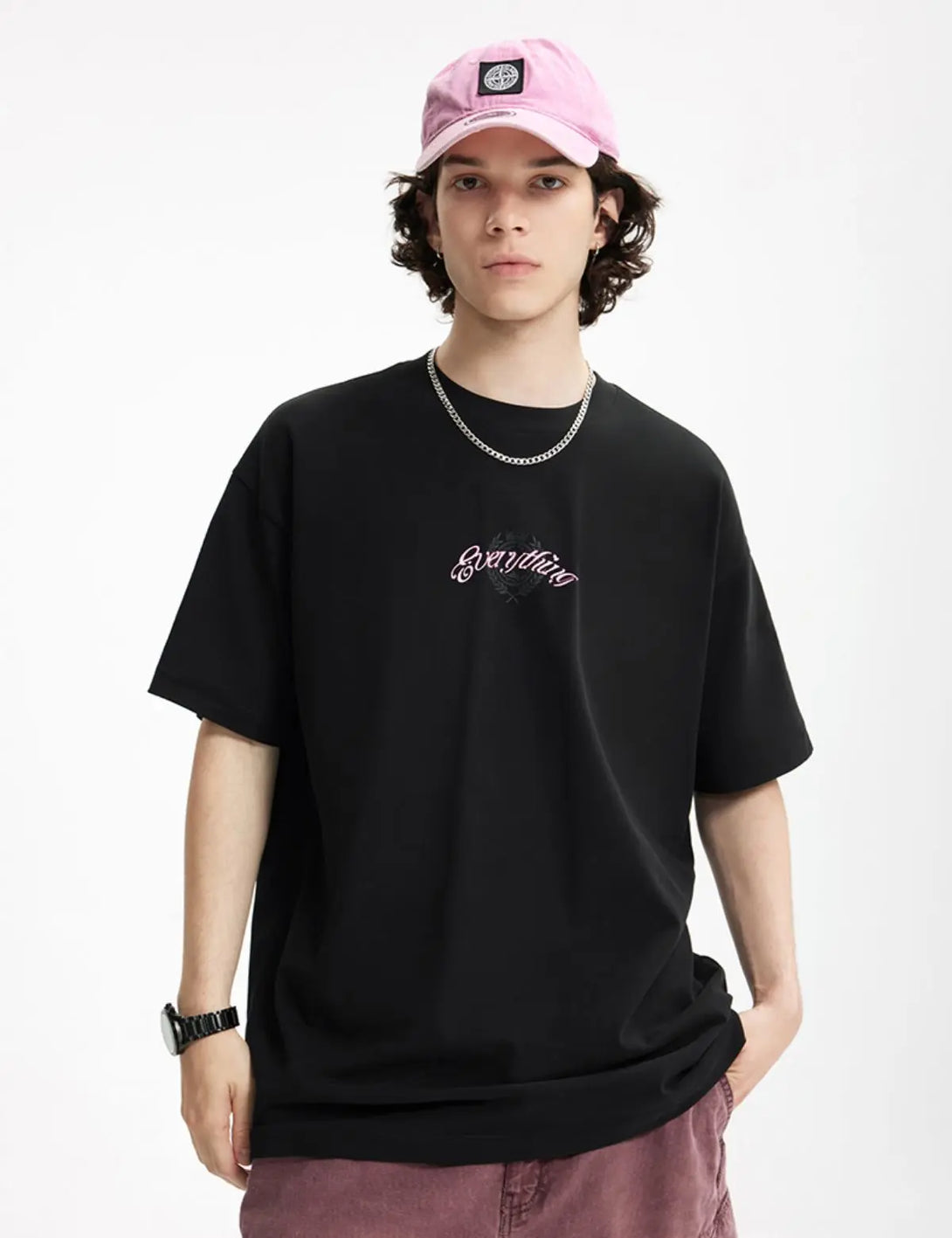 Fullneat Vintage Graphic Bat Sleeves Tees - Model Shown