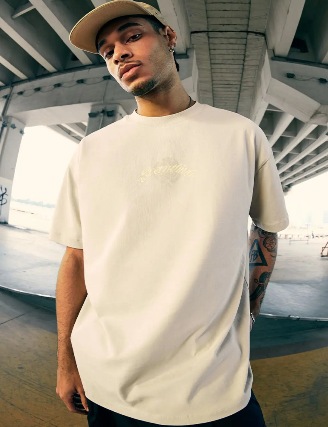 Fullneat Vintage Graphic Bat Sleeves Tees - Model Shown