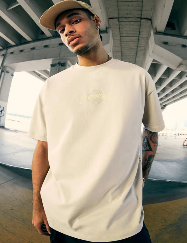 Fullneat Vintage Graphic Bat Sleeves Tees - Model Shown