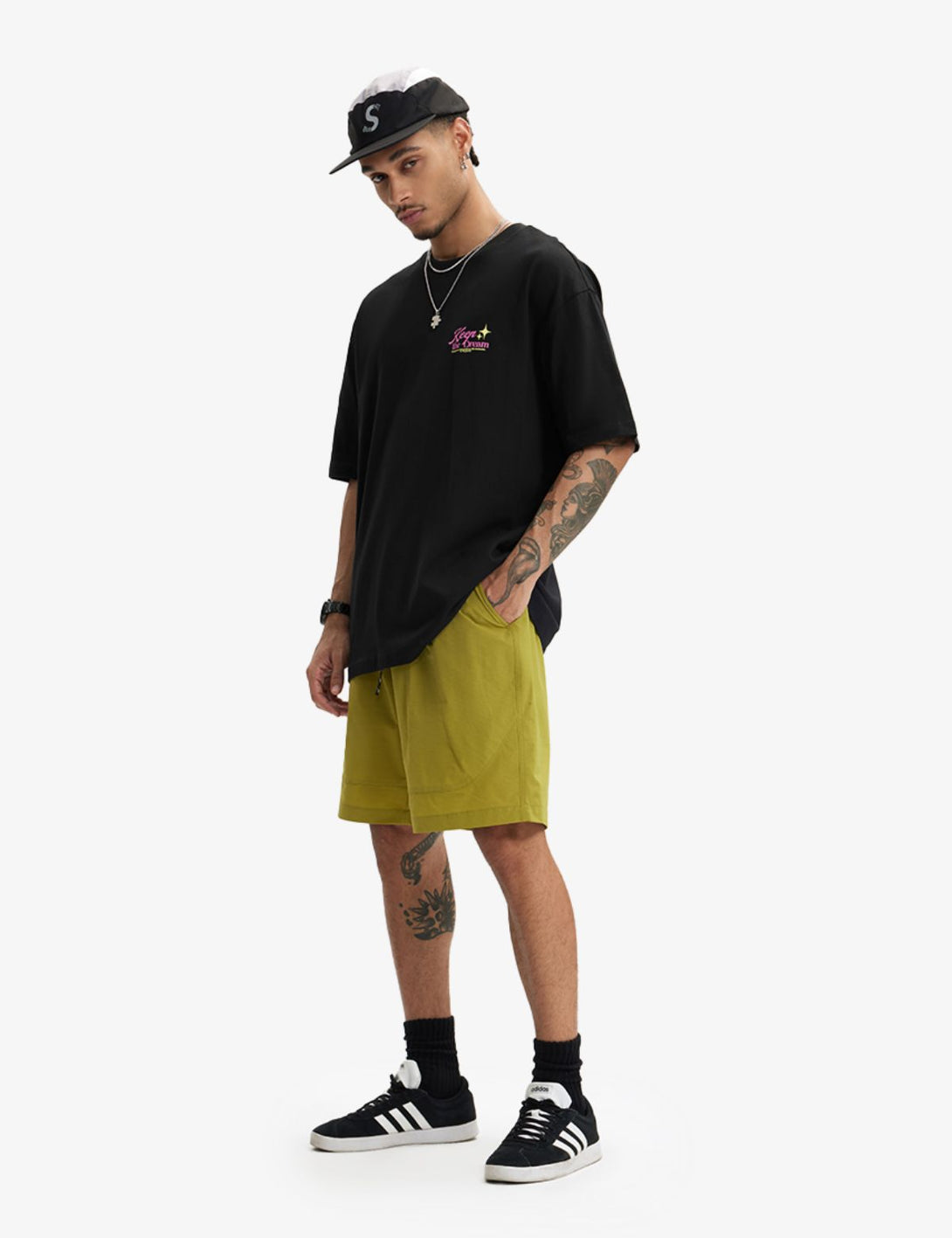 Fullneat Keep Dream Vintage Graphic Tees - Black Model Shown