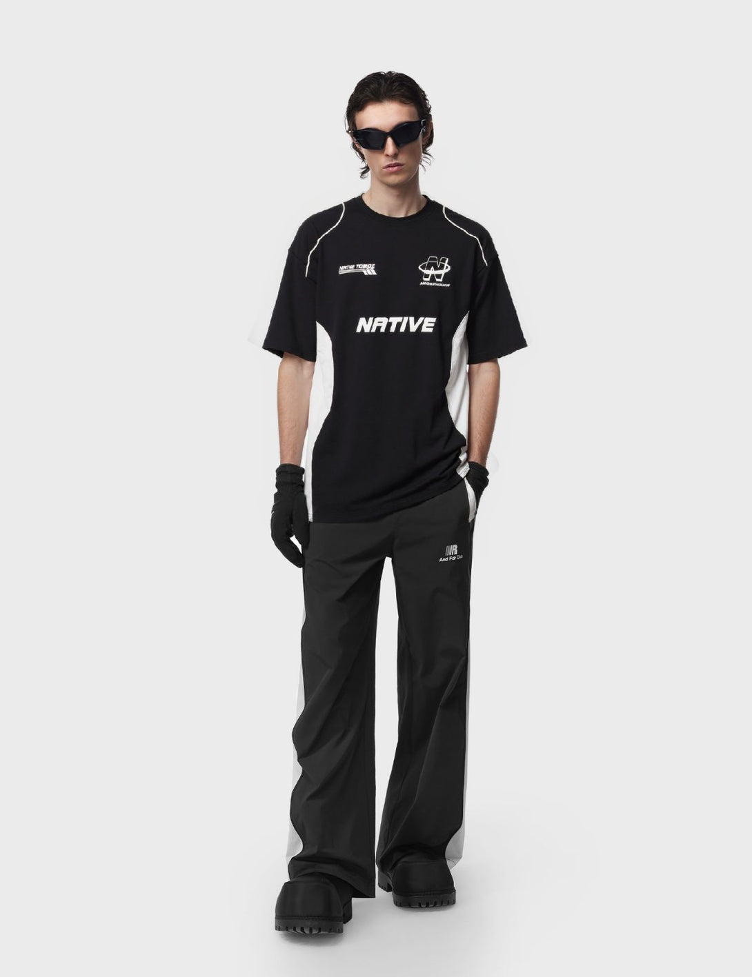 Fullneat 7 Vintage Racing Tee - Black Model Shown